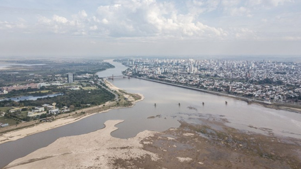 El río Paraná bajó 7 centímetros en el puerto de Santa Fe y llegó a su menor marca en 52 años