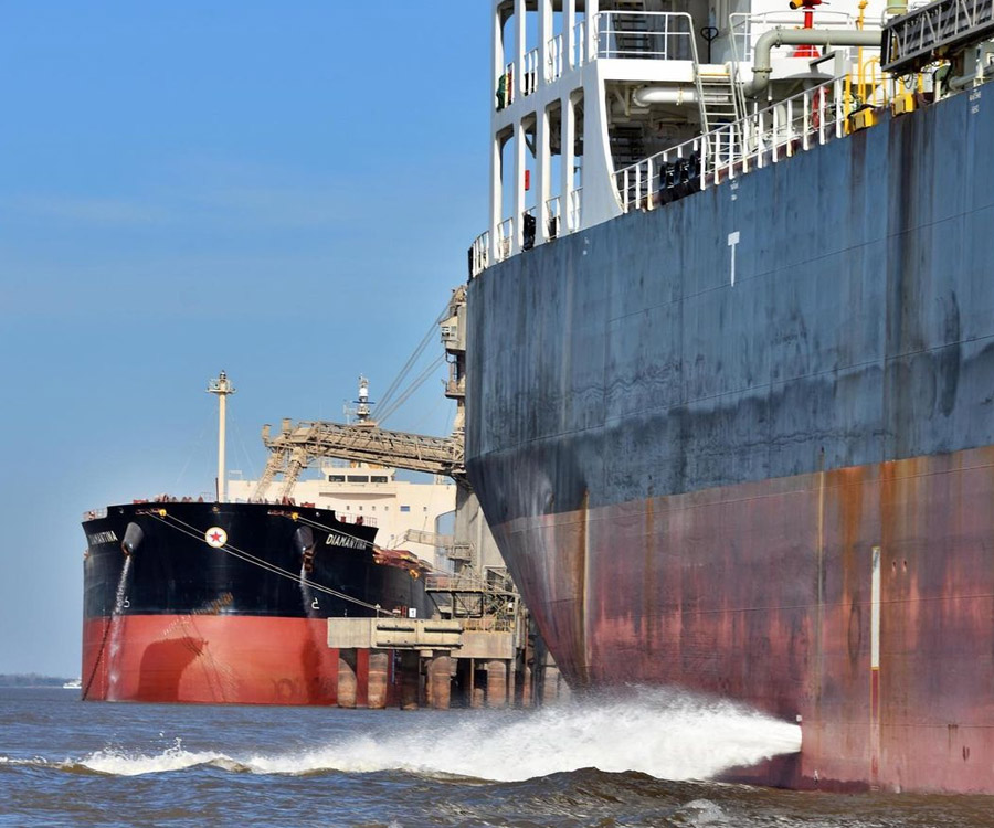 Preocupación en los puertos del Gran Rosario por pedidos salariales de la UOCRA