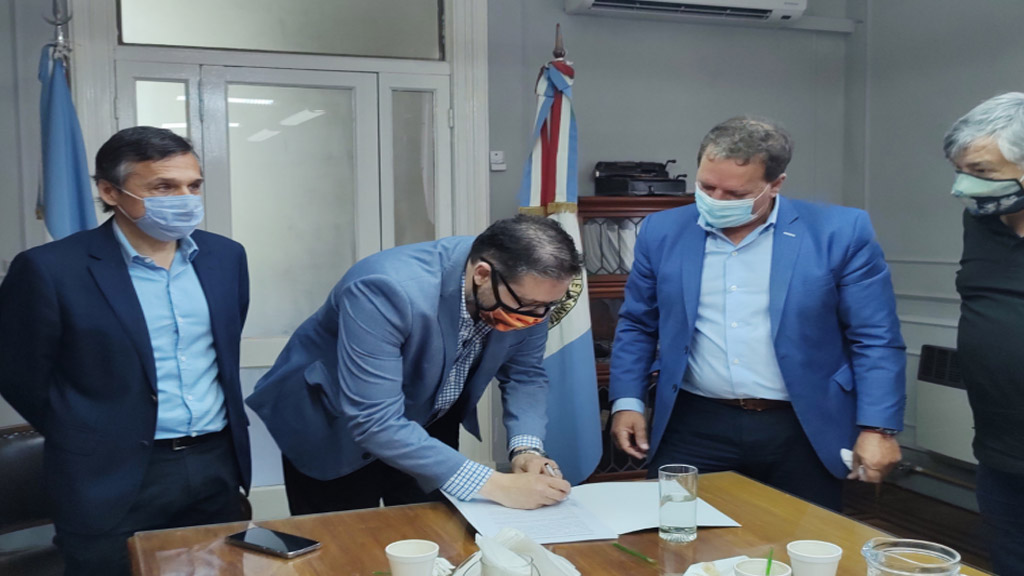 La Nación y el puerto de Rosario firmaron un convenio marco de colaboración