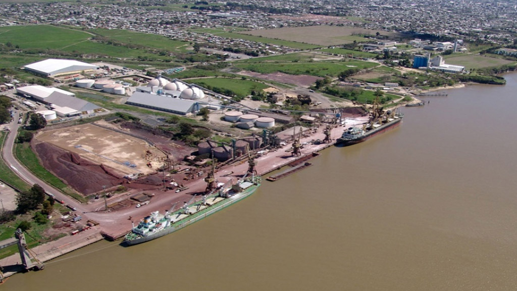 Video: así fue la extracción y desguace de un centenario buque en San Nicolás