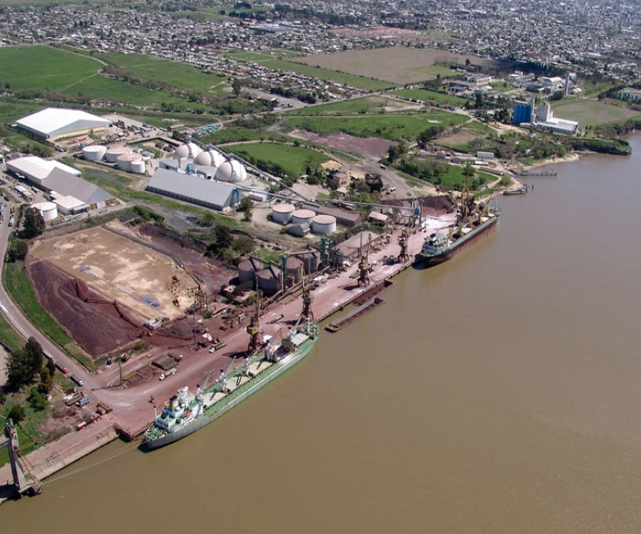 Video: así fue la extracción y desguace de un centenario buque en San Nicolás