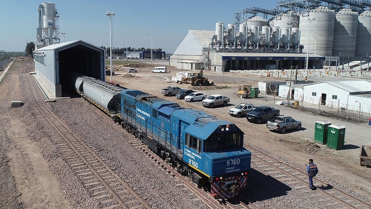 Cinco grandes beneficios de la llegada de los trenes de carga al puerto de Timbúes