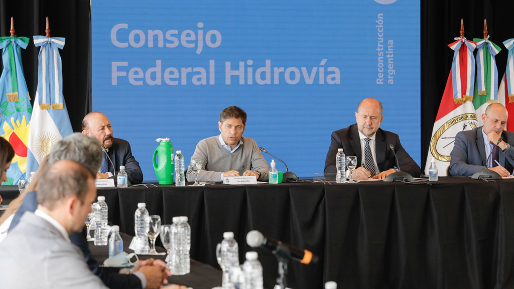 Kicillof agitó las aguas del Paraná en el Consejo Federal de la Hidrovía
