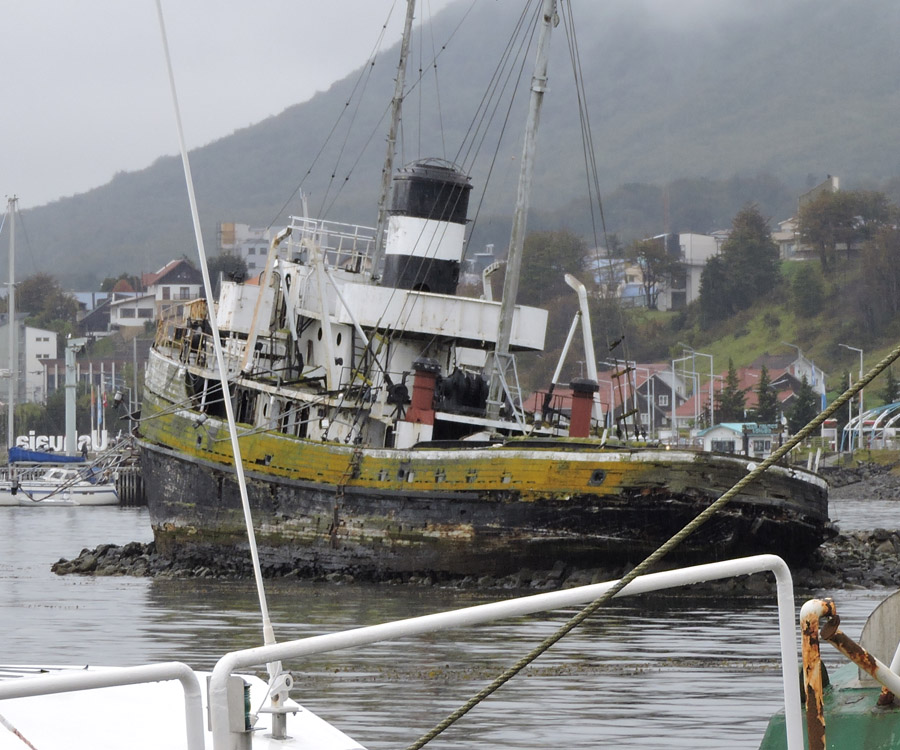 Fracasó una licitación para salvar al barco convertido en postal turística de Ushuaia