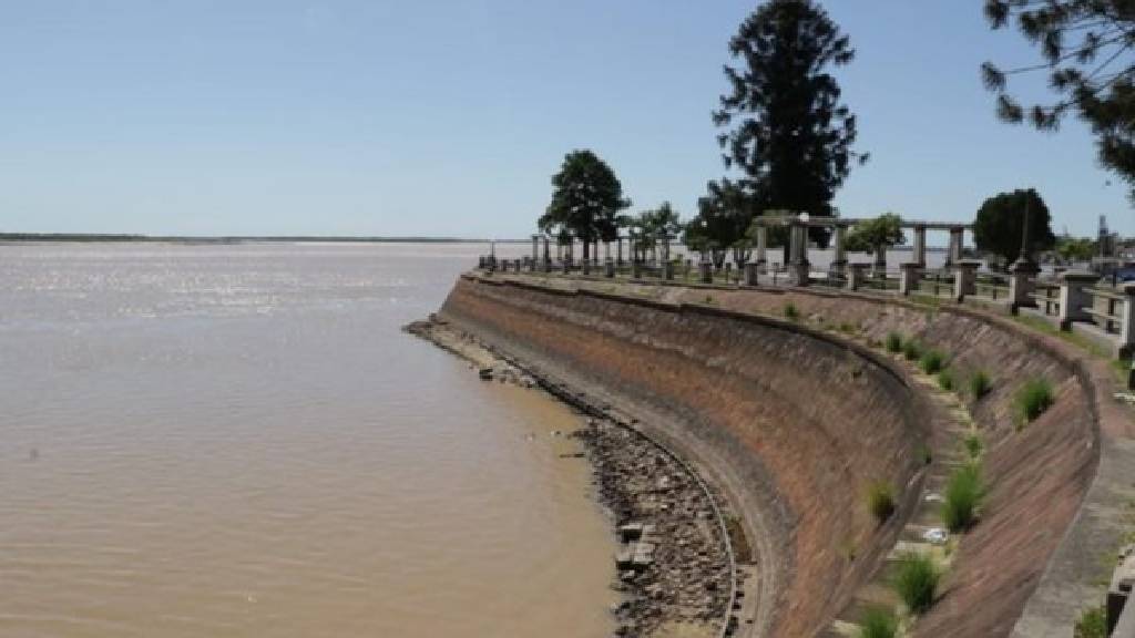 Dura sequía en Corrientes: el río Paraná alcanzó su medida más baja de los últimos 25 años