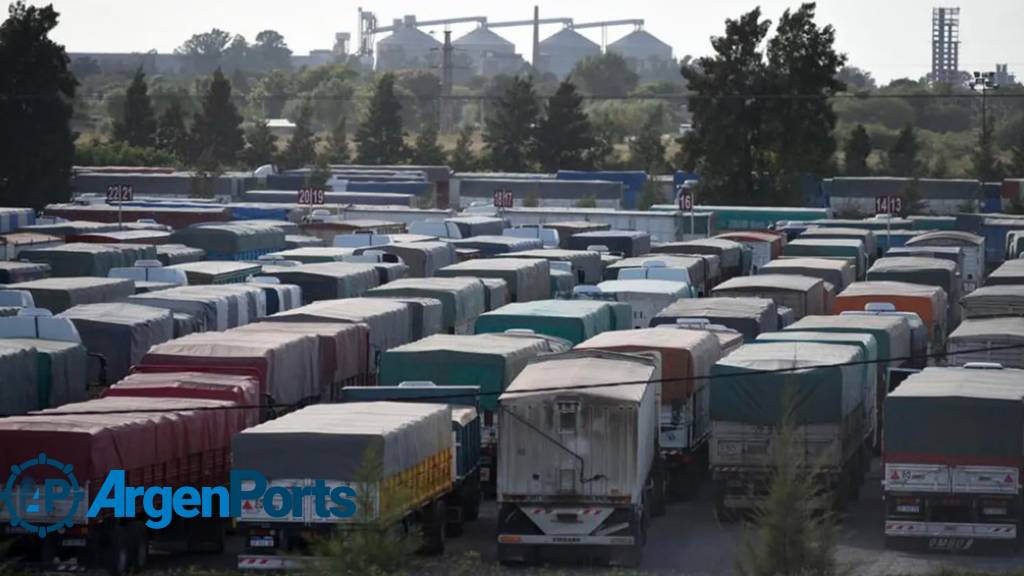Por el dólar soja se duplica con creces el ingreso de camiones a puertos del Gran Rosario