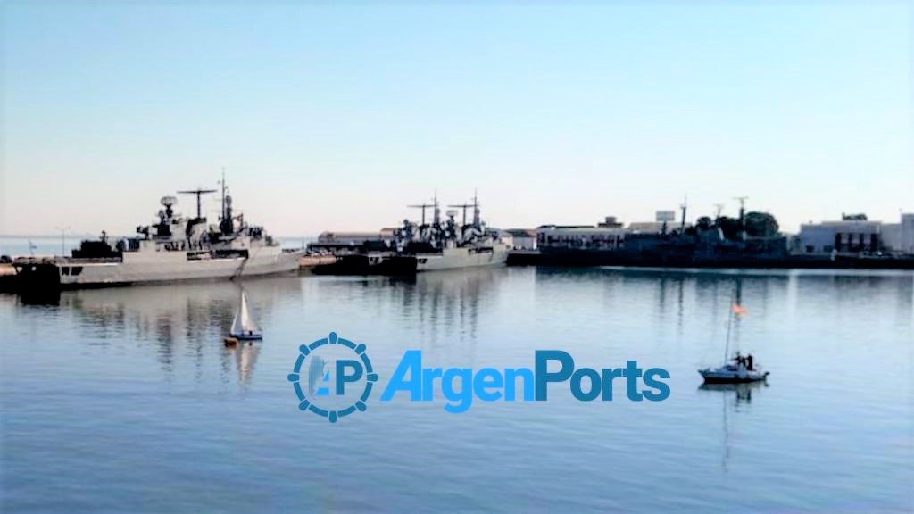 Rescatan a seis personas tras hundirse un velero en el ingreso a Puerto Belgrano