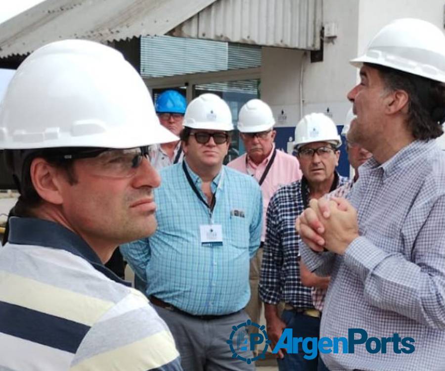 Ruralistas visitaron puerto Quequén e insistieron en el regreso del tren de cargas