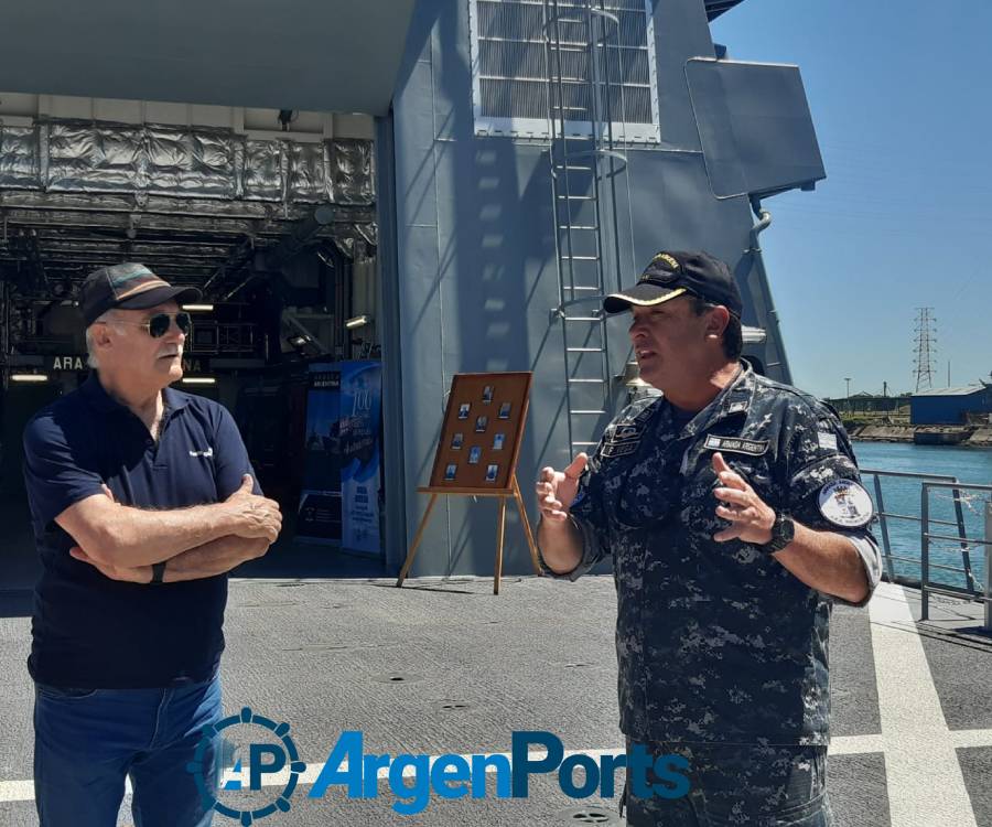 Jorge Alvaro visitó el patrullero oceánico ARA Piedrabuena