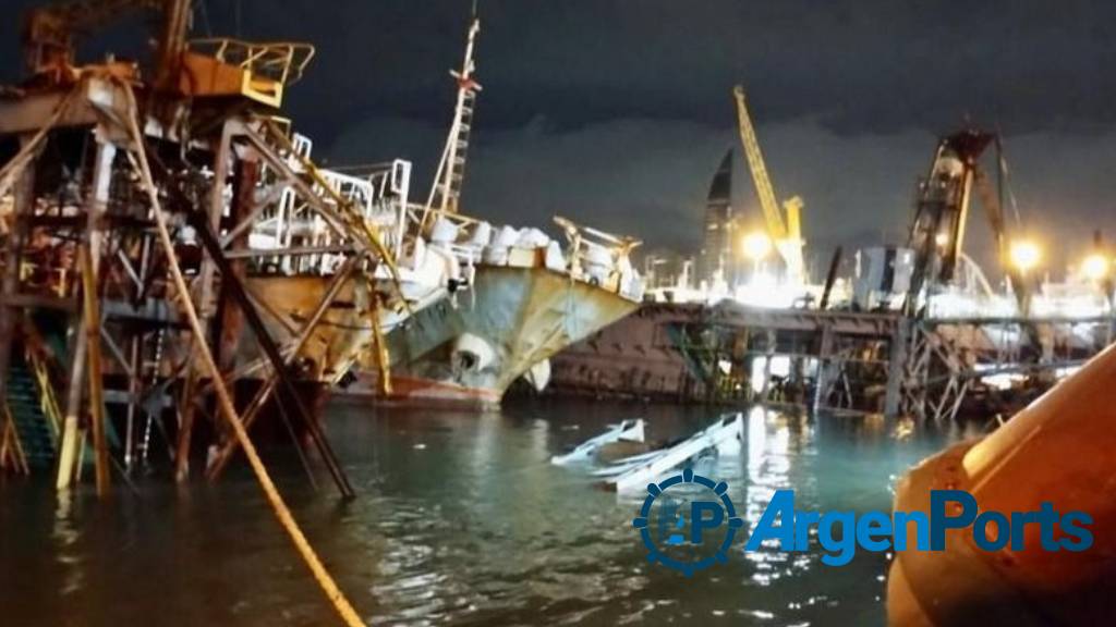 Espectacular accidente en Montevideo: se hundieron un dique, dos grúas y varios buques