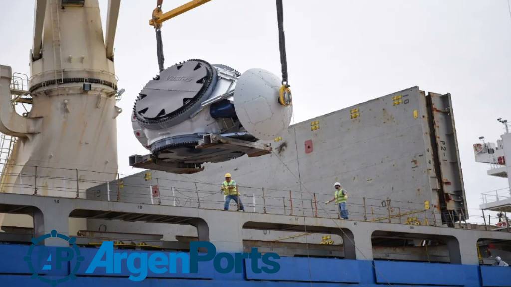 Nueva descarga de aerogeneradores en el puerto de Bahía Blanca