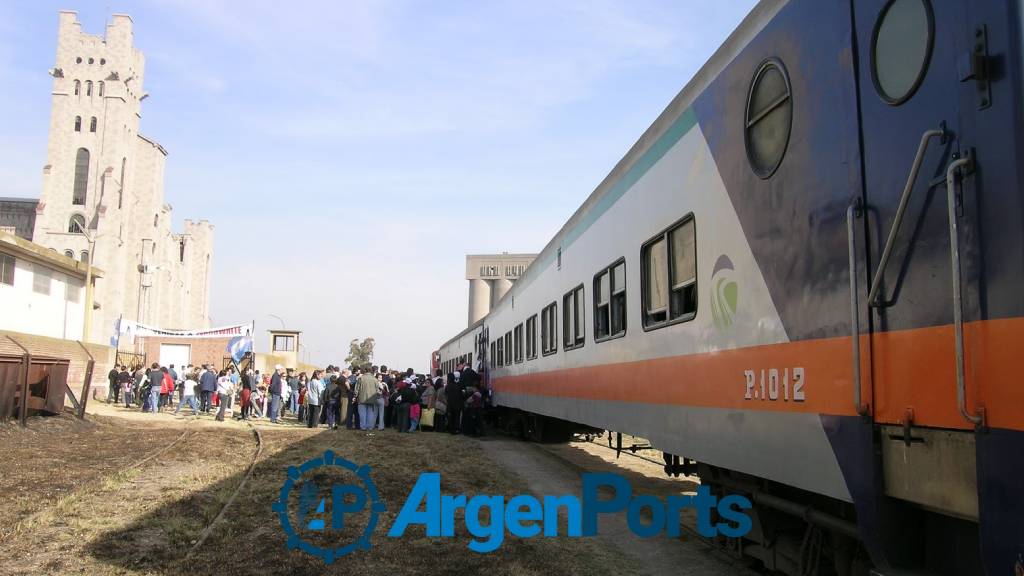 Impulsan un tren turístico entre la ciudad y el puerto de Bahía Blanca