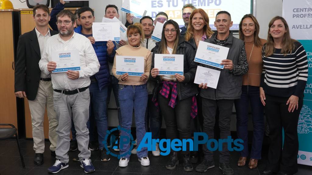 Puerto Dock Sud: entrega de diplomas a nueve electricistas