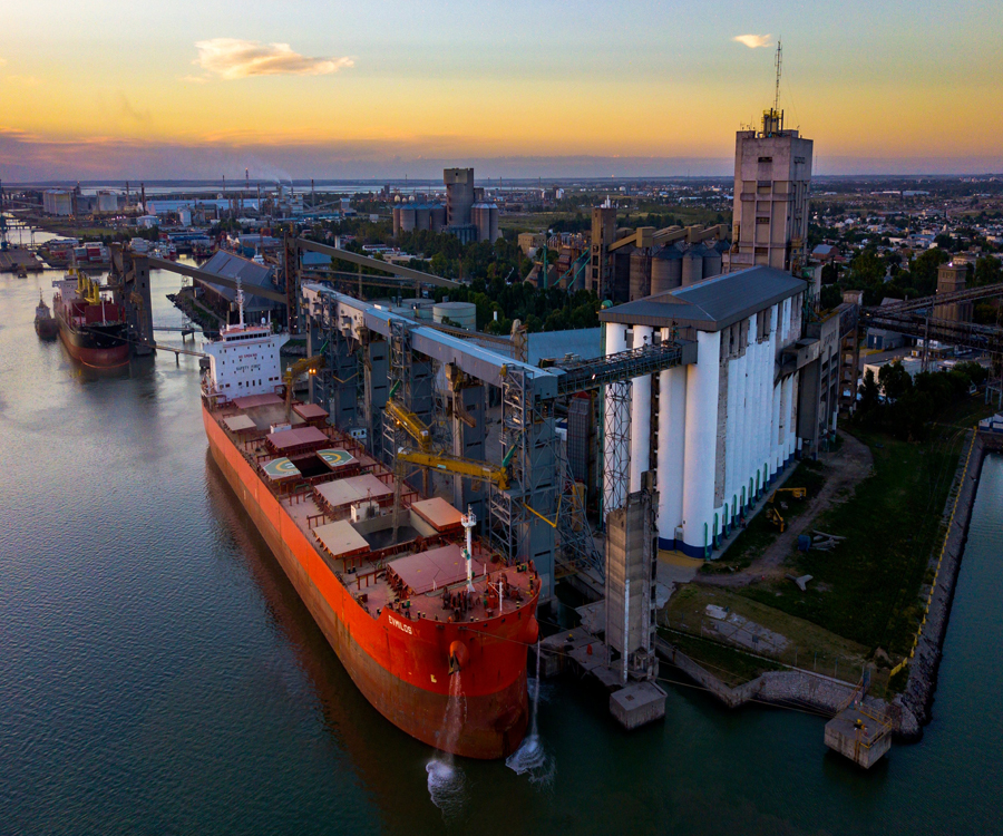 Descargaron 265.770 toneladas de granos en la última semana en el puerto bahiense