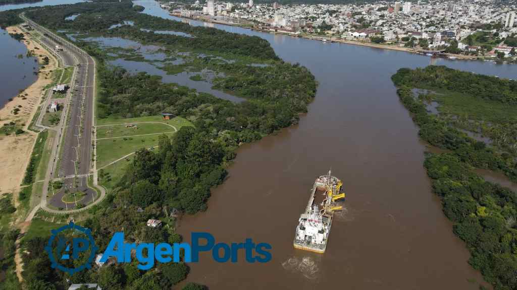 Dragado de mantenimiento en el canal de acceso al puerto de Concepción del Uruguay