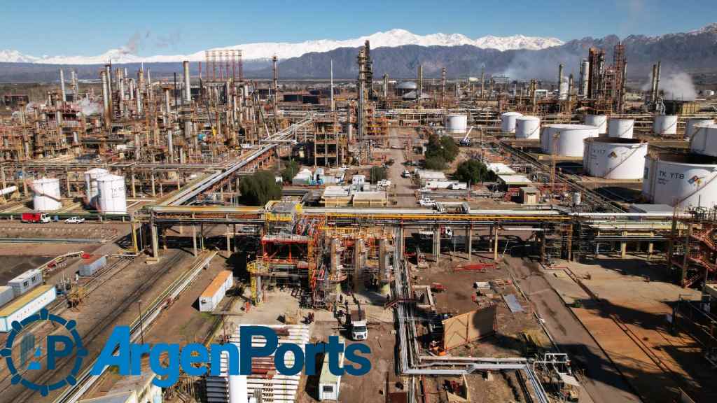 La refinería de YPF en Luján de Cuyo tuvo récord de procesamiento en marzo