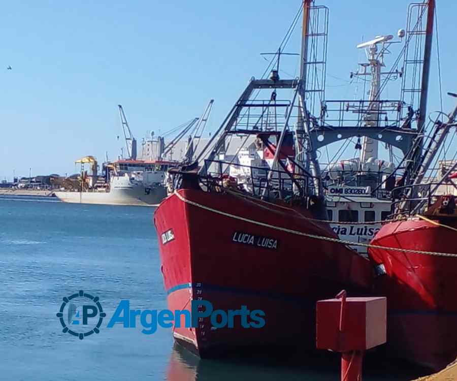 Ocho buques pesqueros en Puerto Quequén