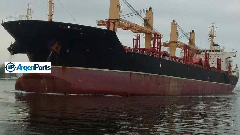 Un buque granelero varó dos veces en el río Paraná, a la altura de Rosario