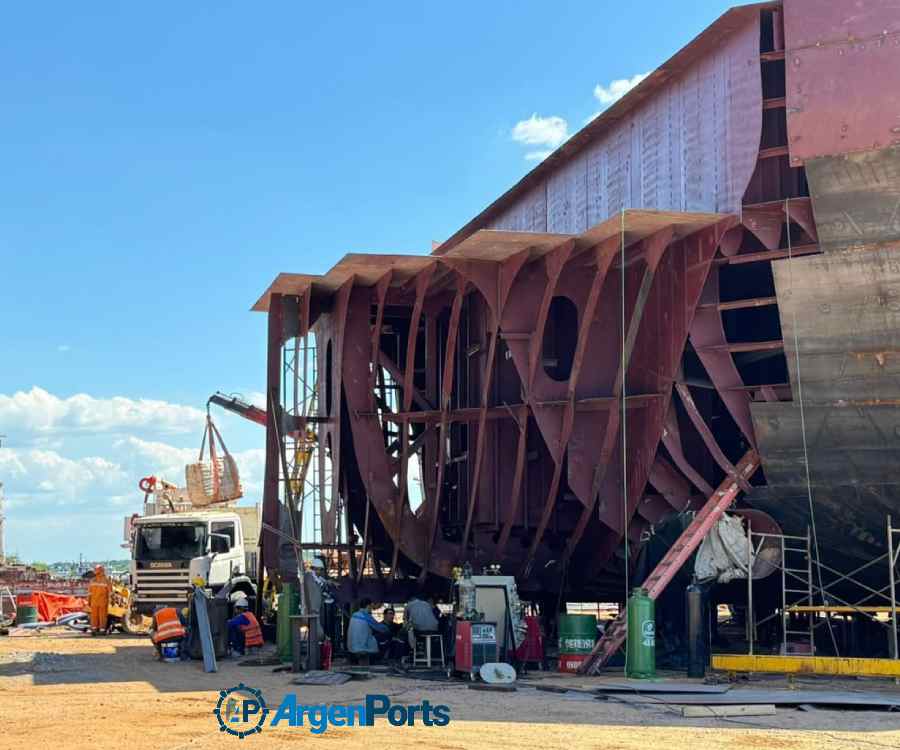 Paraguay: antes de fin de año será botado el mayor buque portacontenedores de la hidrovía