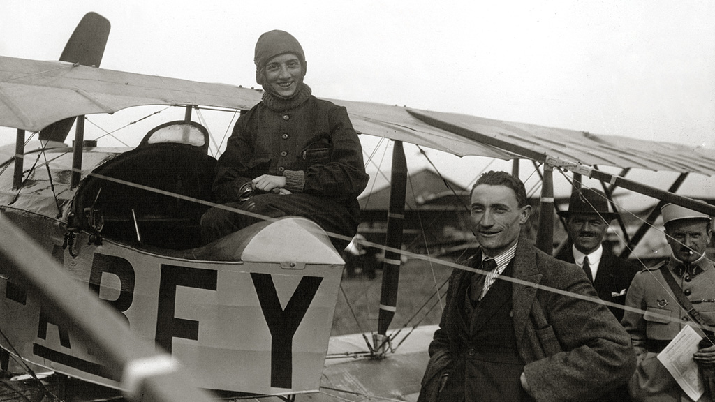 Homenaje a Adrienne Bolland, la primera aviadora que cruzó hace 100 años los Andes