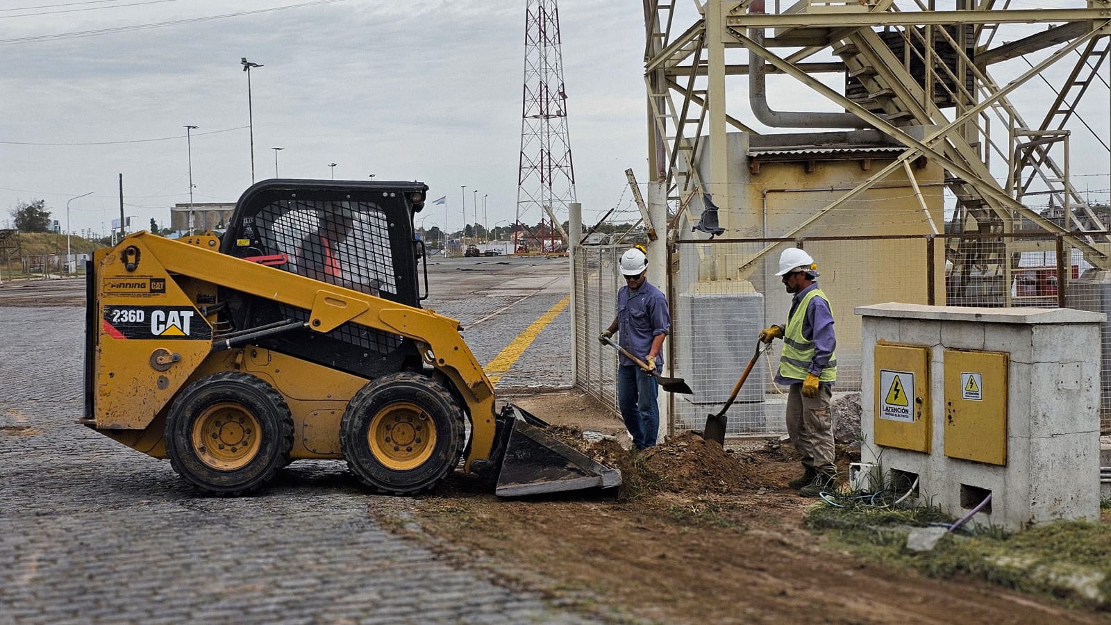 Trabajos de limpieza en Puerto Quequén